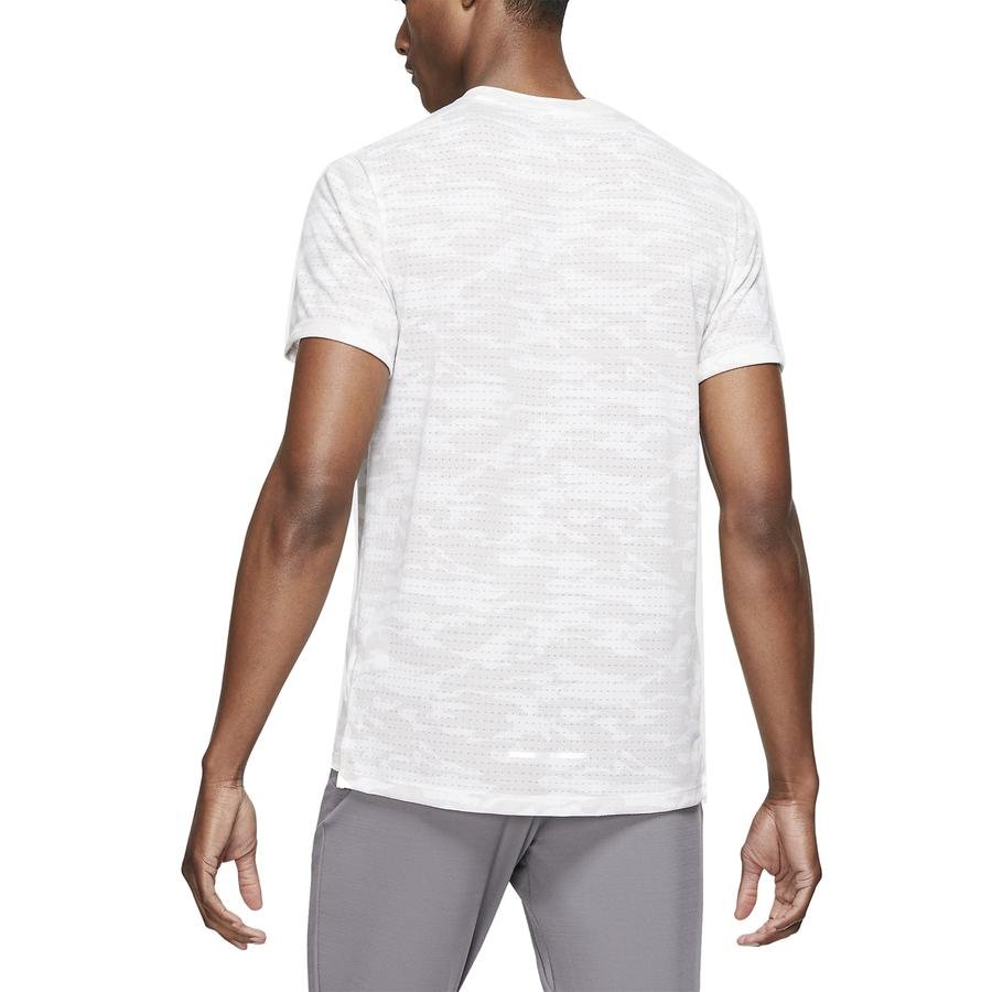  Nike Rise 365 Camouflage Graphic Short-Sleeve Erkek Tişört