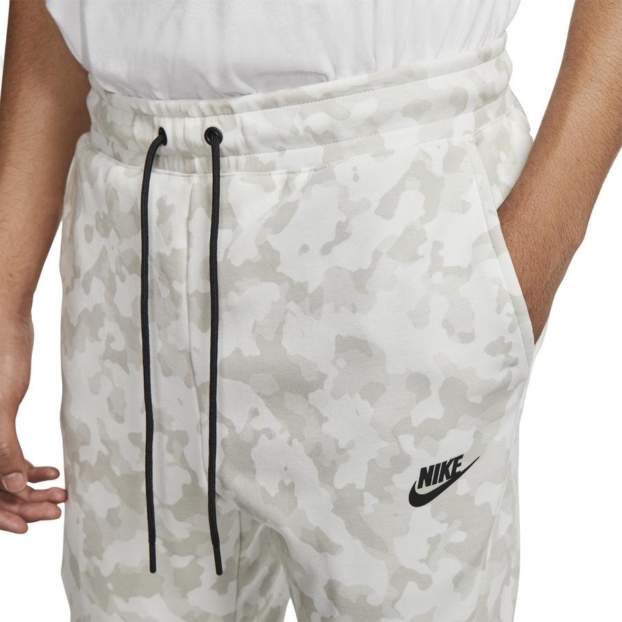  Nike Sportswear Tech Fleece Printed Joggers Erkek Eşofman Altı