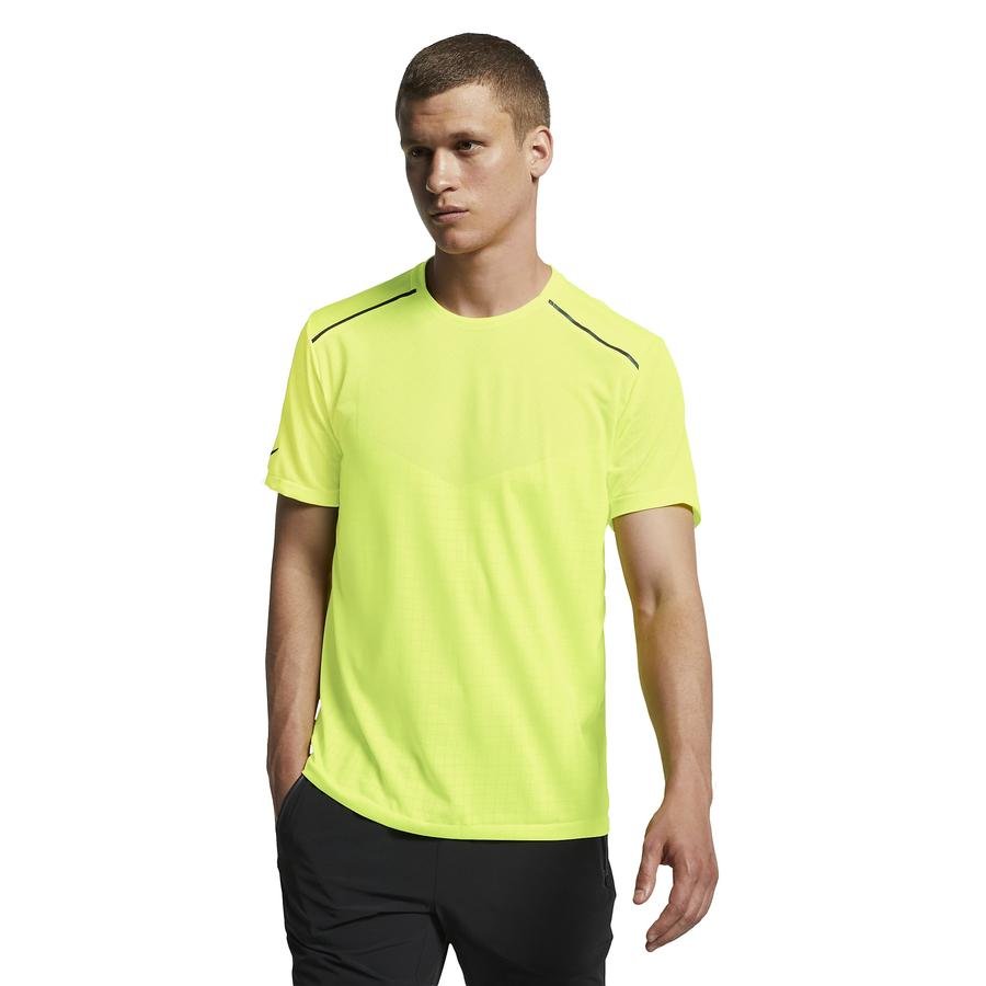  Nike Tech Pack Running Erkek Tişört
