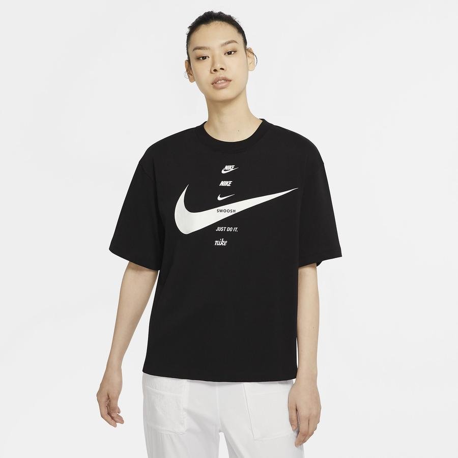  Nike Sportswear Swoosh Short-Sleeve Top Kadın Tişört