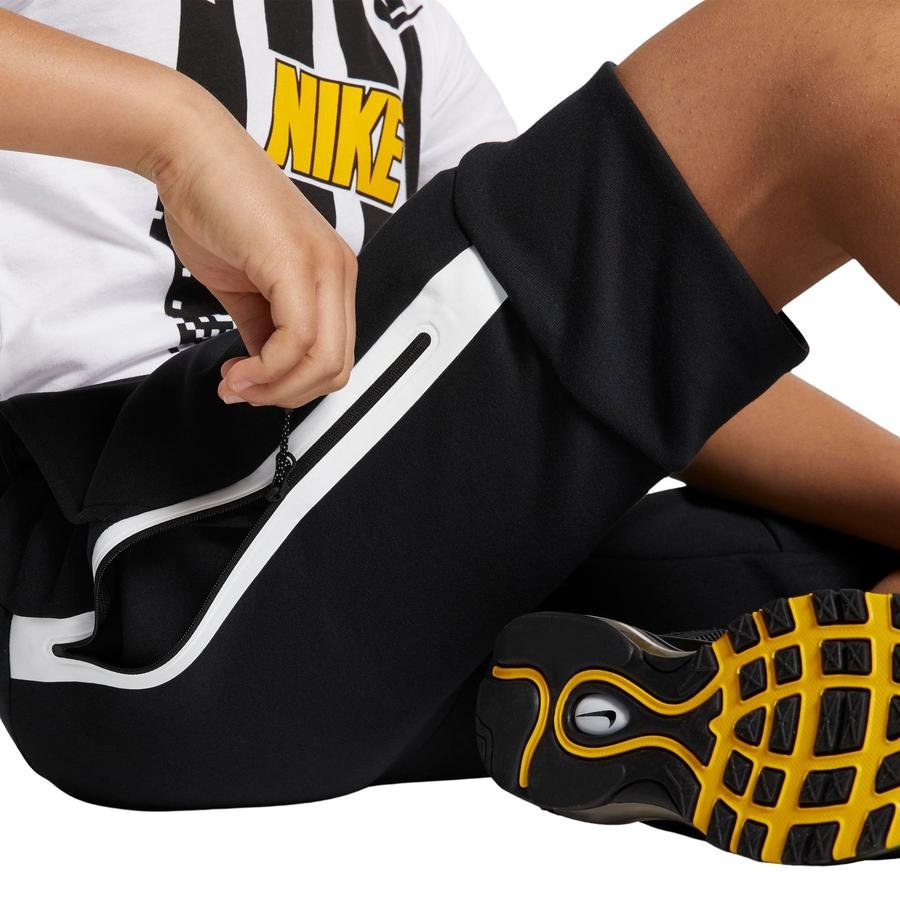  Nike Sportswear Tech Fleece Çocuk Şort