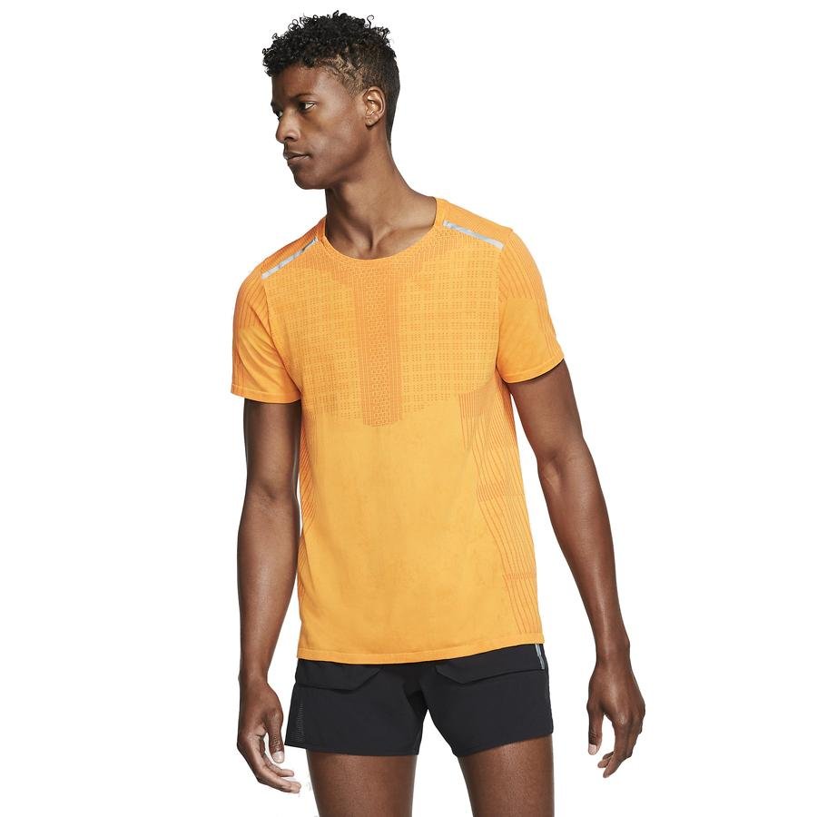  Nike Tech Pack Short-Sleeve Running Top Erkek Tişört