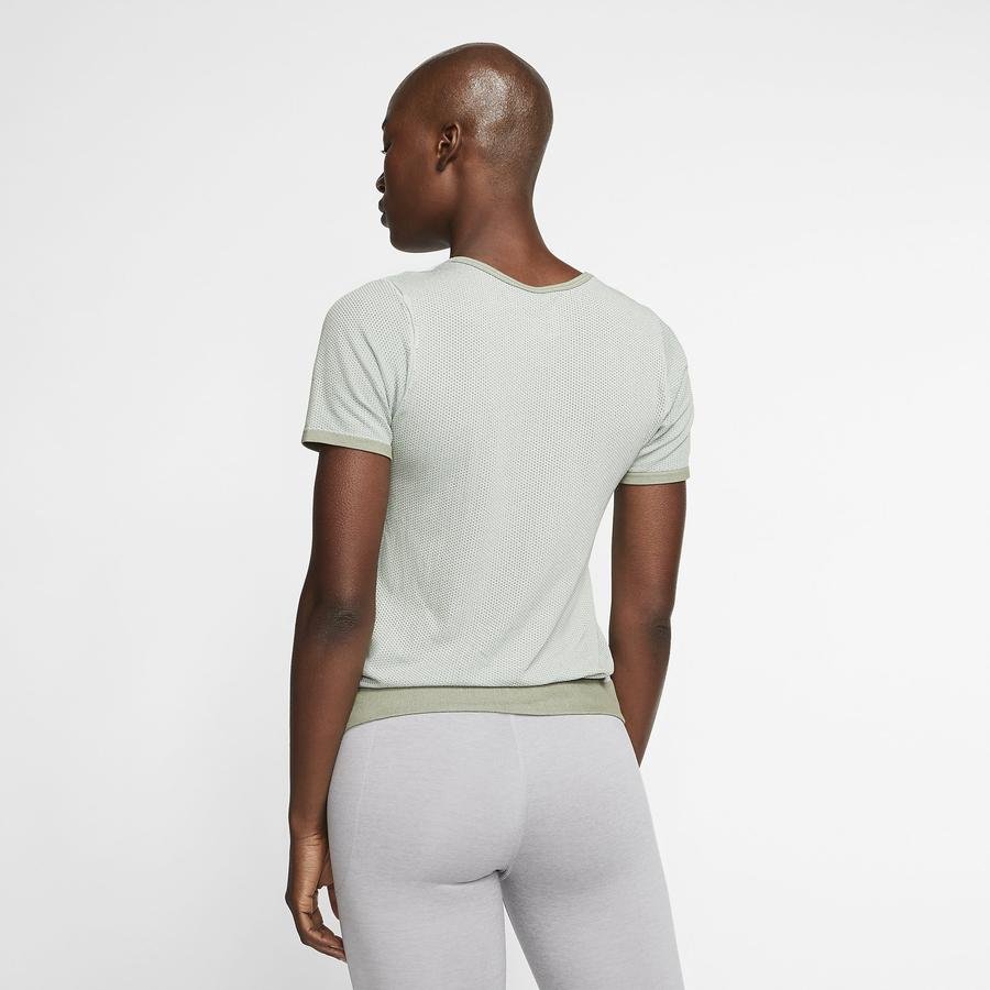  Nike Infinite Short-Sleeve Running Top Kadın Tişört
