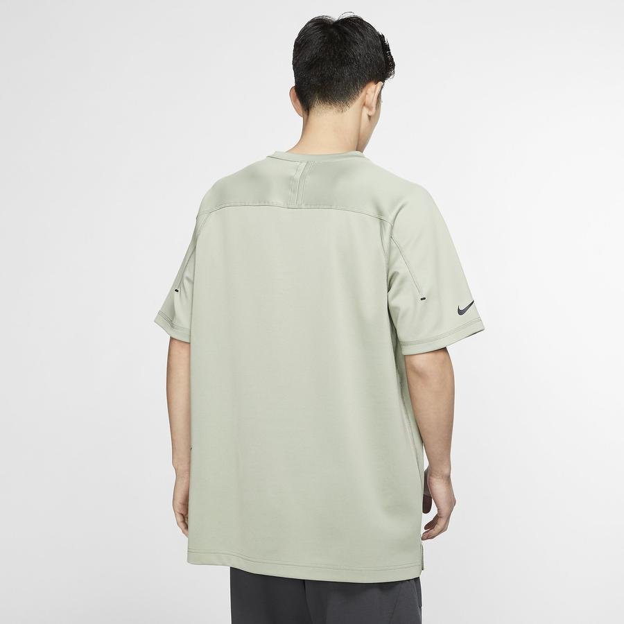  Nike Sportswear Tech Pack Short-Sleeve Top Erkek Tişört