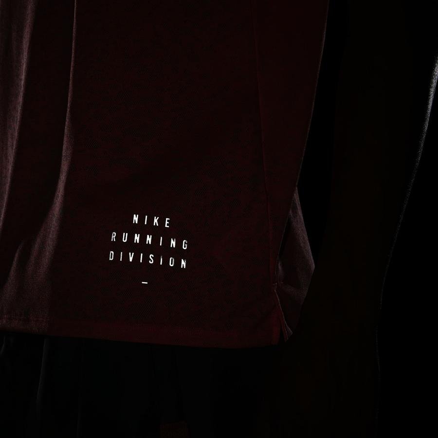  Nike Rise 365 Run Division Short-Sleeve Running Top Erkek Tişört