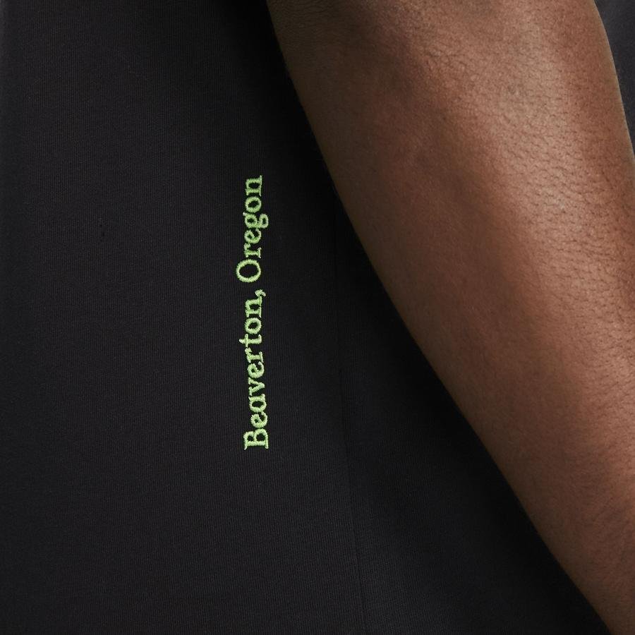  Nike Sportswear World Tour Short-Sleeve Erkek Tişört