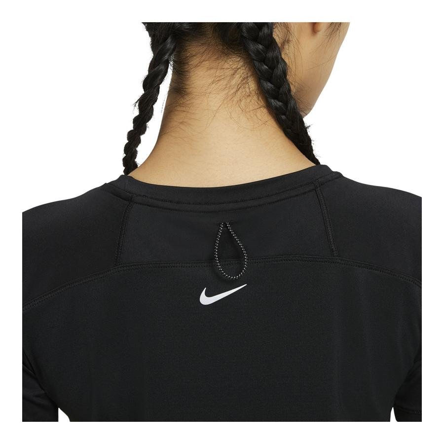  Nike Miler Run Division Short-Sleeve Running Top Kadın Tişört