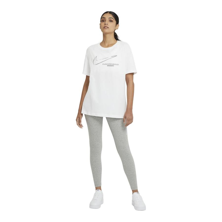  Nike Sportswear Swoosh Short-Sleeve Kadın Tişört