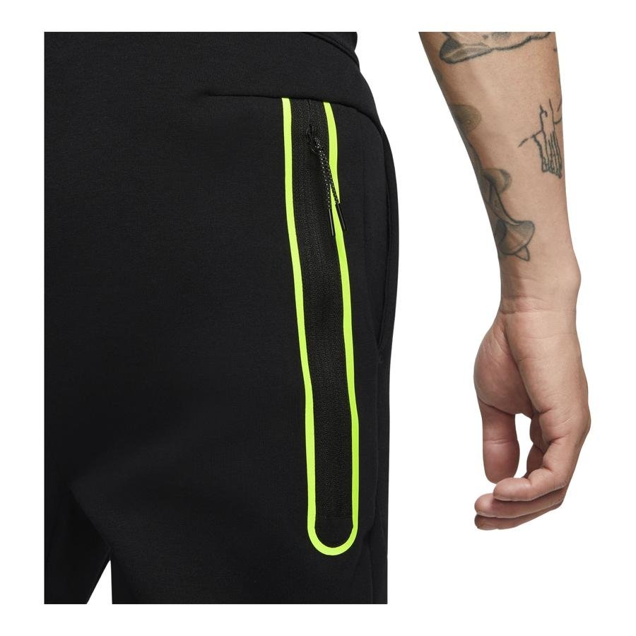  Nike Sportswear Tech Fleece Joggers Erkek Eşofman Altı