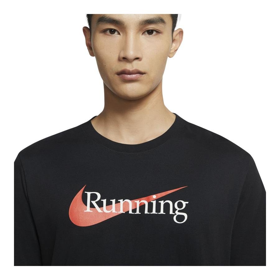  Nike Dri-Fit Running Short-Sleeve Erkek Tişört