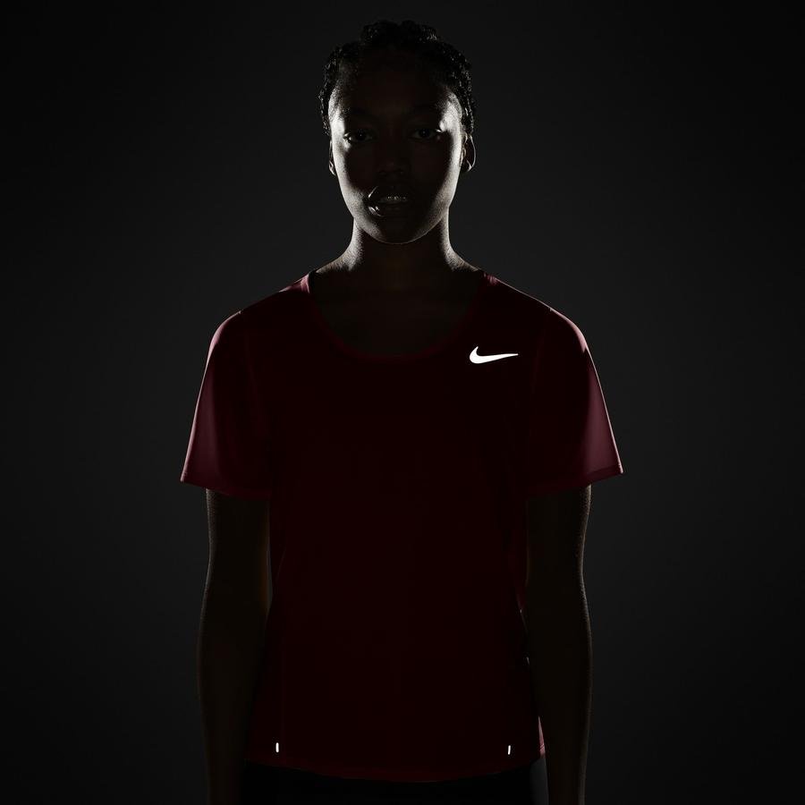  Nike City Sleek Short-Sleeve Running Top Kadın Tişört