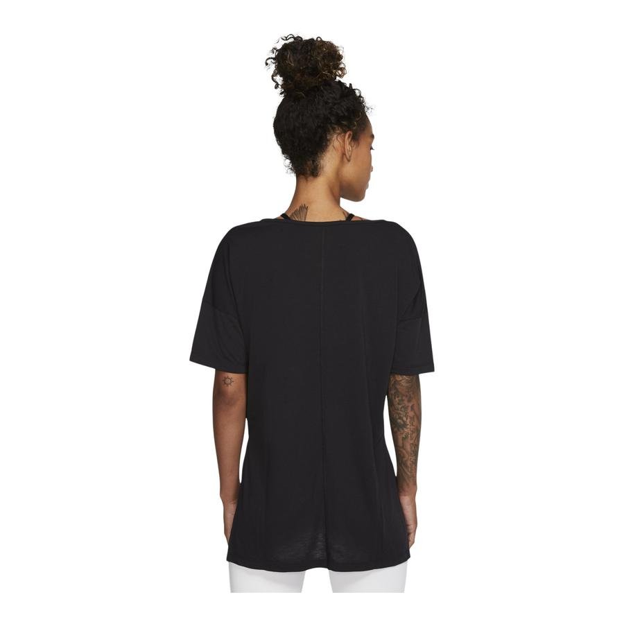  Nike Yoga Dri-Fit Short-Sleeve Kadın Tişört