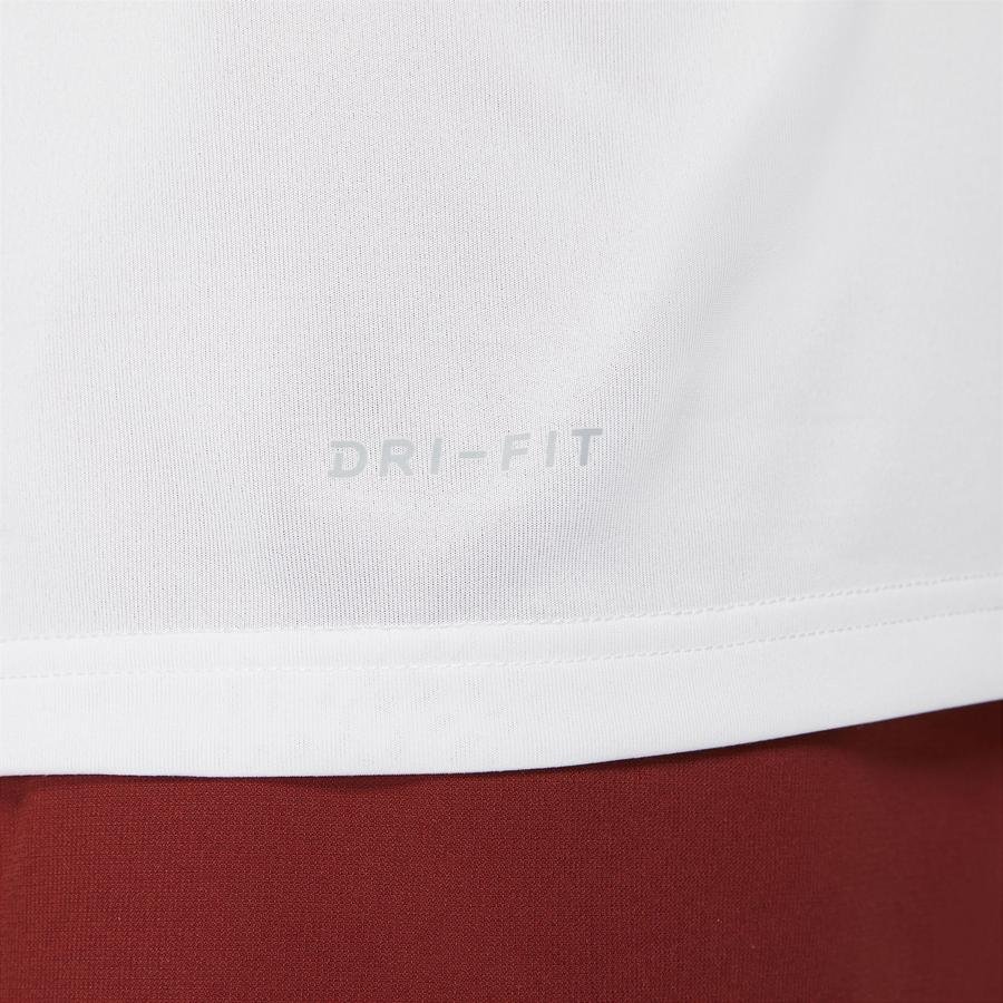  Nike Dri-Fit Graphic Training Short-Sleeve Erkek Tişört