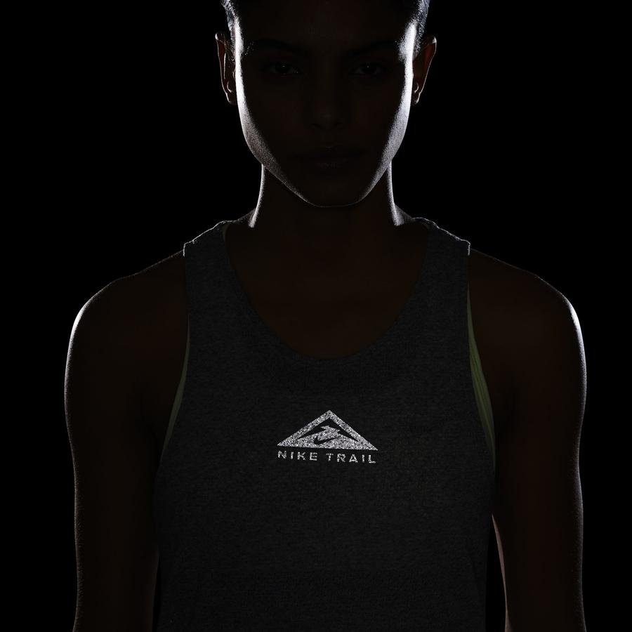  Nike City Sleek Trail Running Kadın Atlet