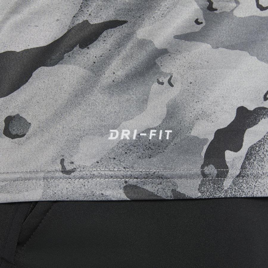  Nike Dri-Fit Camouflage Training SS21 Short-Sleeve Erkek Tişört