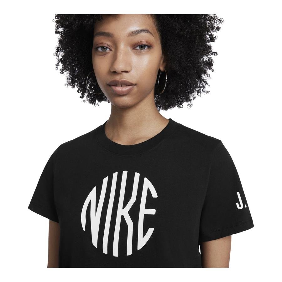  Nike Sportswear Short-Sleeve Kadın Tişört