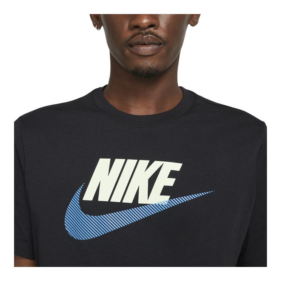  Nike Sportswear Brand Mark 12 Month Short-Sleeve Erkek Tişört