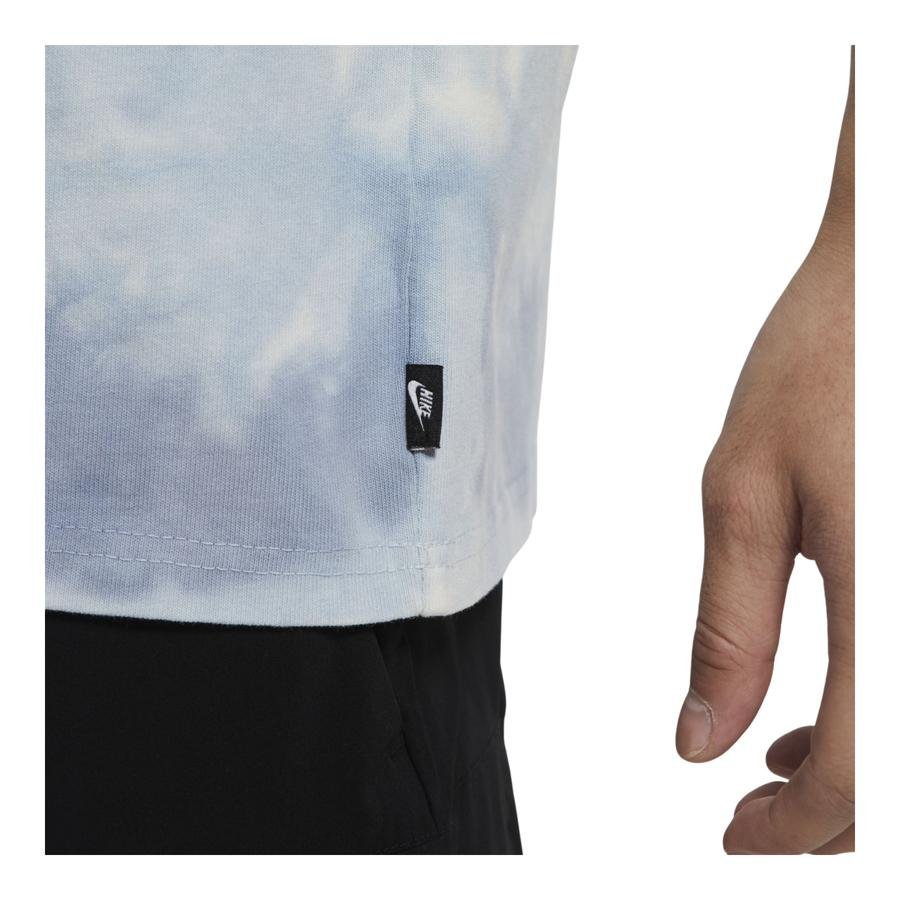  Nike Sportswear Premium Essentials Tie-Dye Short-Sleeve Erkek Tişört