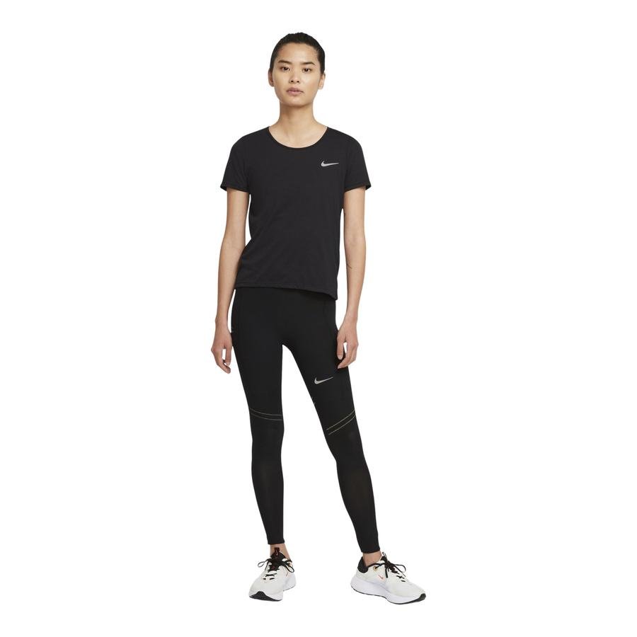  Nike Dri-Fit Run Division Short-Sleeve Kadın Tişört
