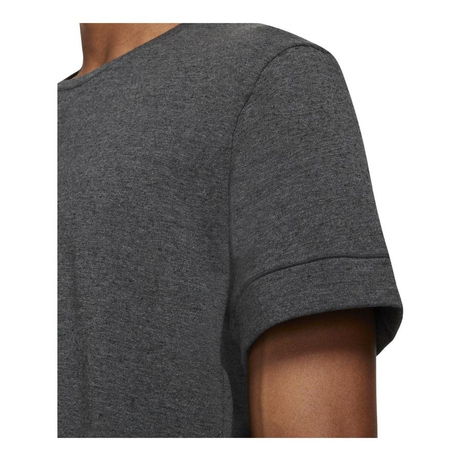  Nike Dri-Fit Yoga Statement Short-Sleeve Erkek Tişört