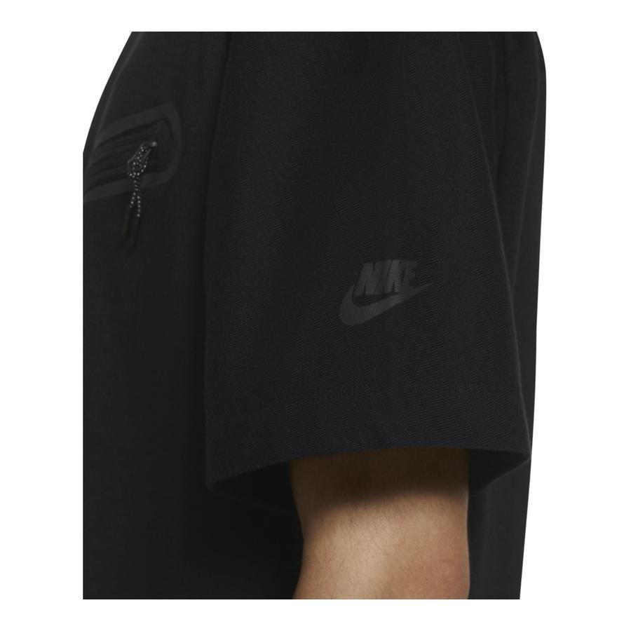  Nike Sportswear Dri-Fit Tech Essentials Short-Sleeve Erkek Tişört