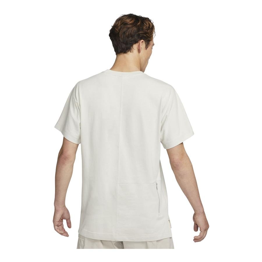  Nike Sportswear Style Essentials Short-Sleeve Erkek Tişört