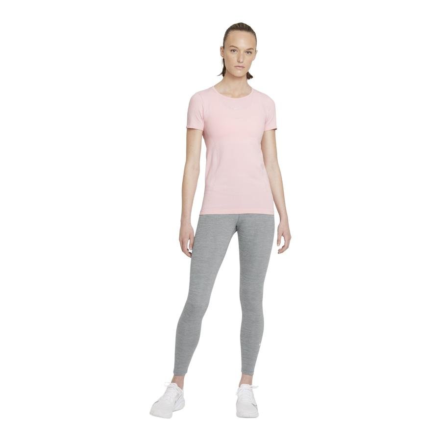  Nike Dri-Fit Advantage Aura Slim-Fit Short-Sleeve Kadın Tişört