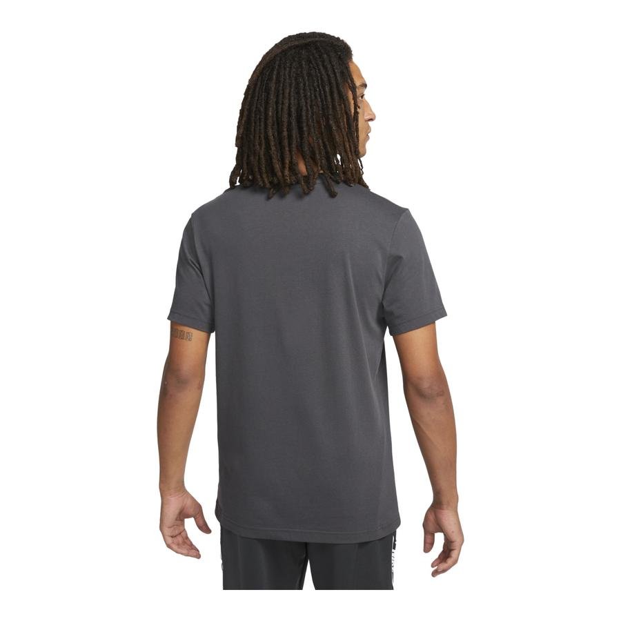  Nike Sportswear Repeat Graphic Short-Sleeve Erkek Tişört