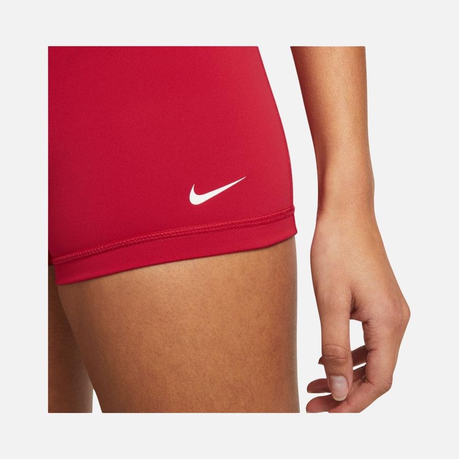  Nike Pro 8 cm Kadın Şort