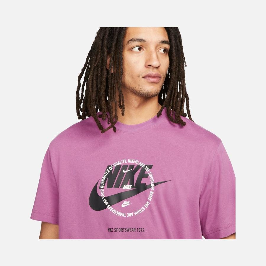  Nike Sportswear Sport Utulity Graphic Short-Sleeve Erkek Tişört