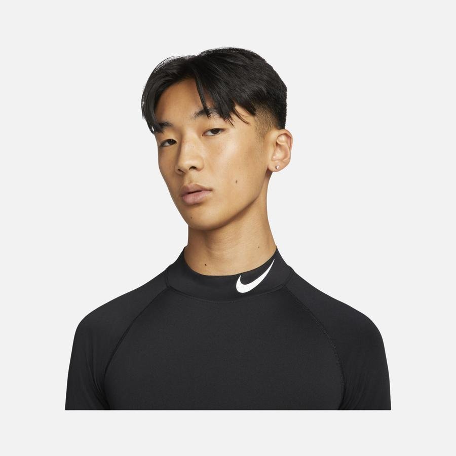  Nike Pro Dri-Fit Tight-Fit Long-Sleeve Erkek Tişört