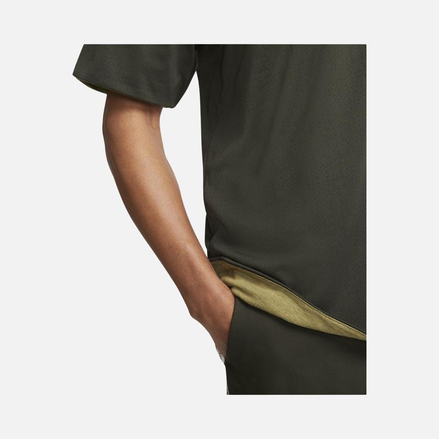  Nike Sportswear Style Essentials Reversible Short-Sleeve Erkek Tişört