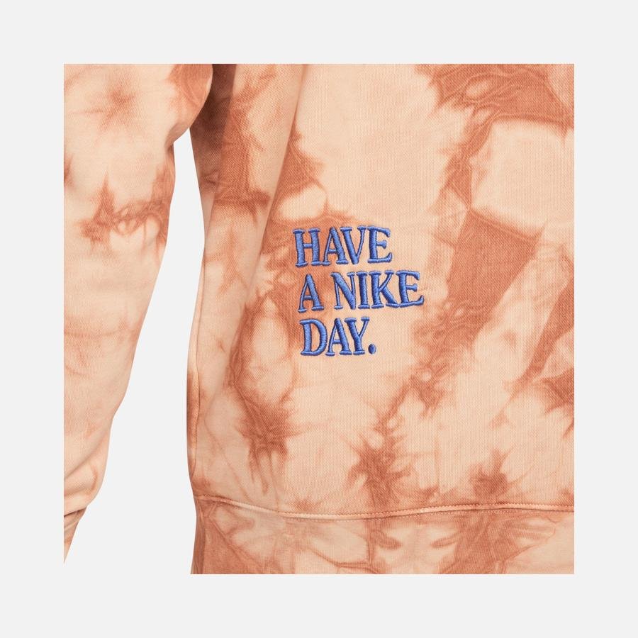  Nike Sportswear French Terry ''From Beaverton With Love'' Erkek Sweatshirt