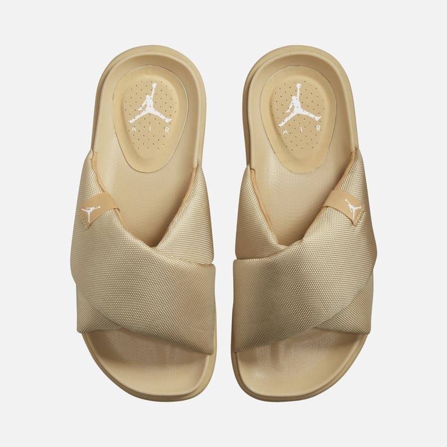  Nike Jordan Sophia Kadın Terlik