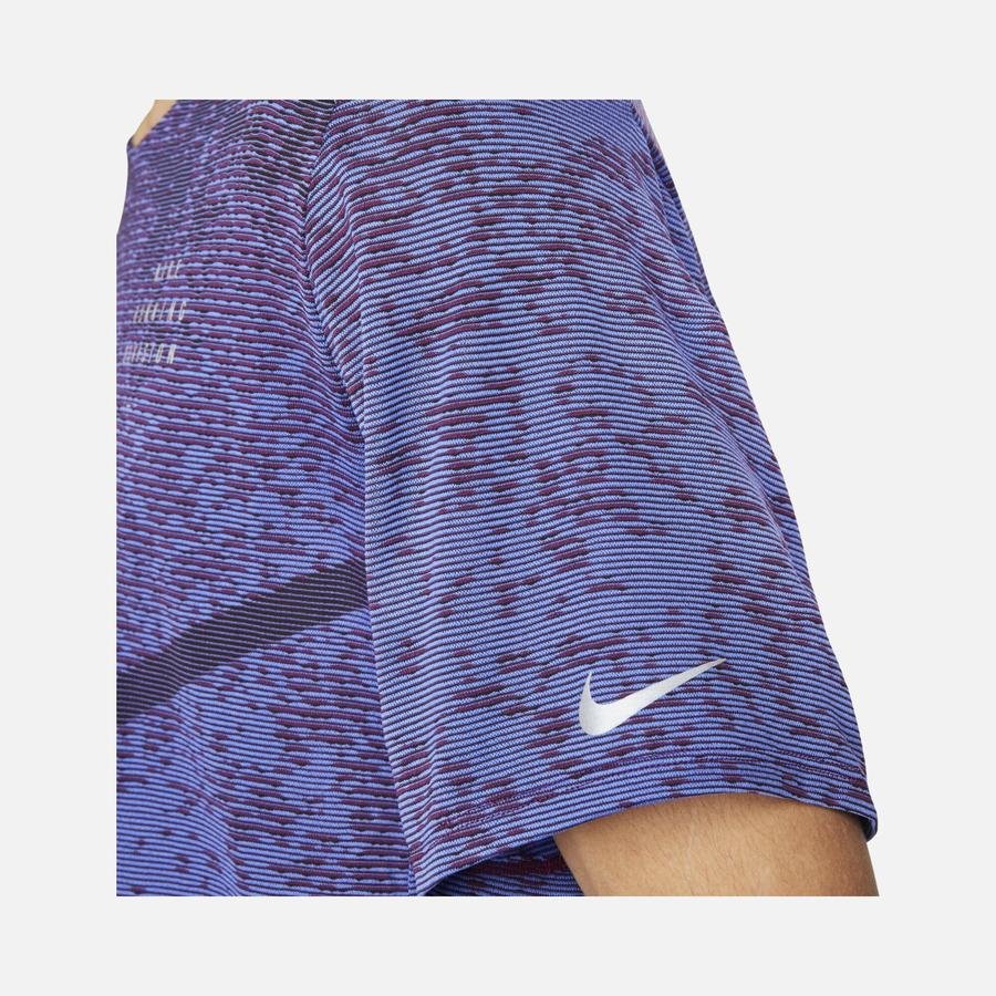  Nike Dri-Fit ADV Run Division TechKnit Running Short-Sleeve Erkek Tişört
