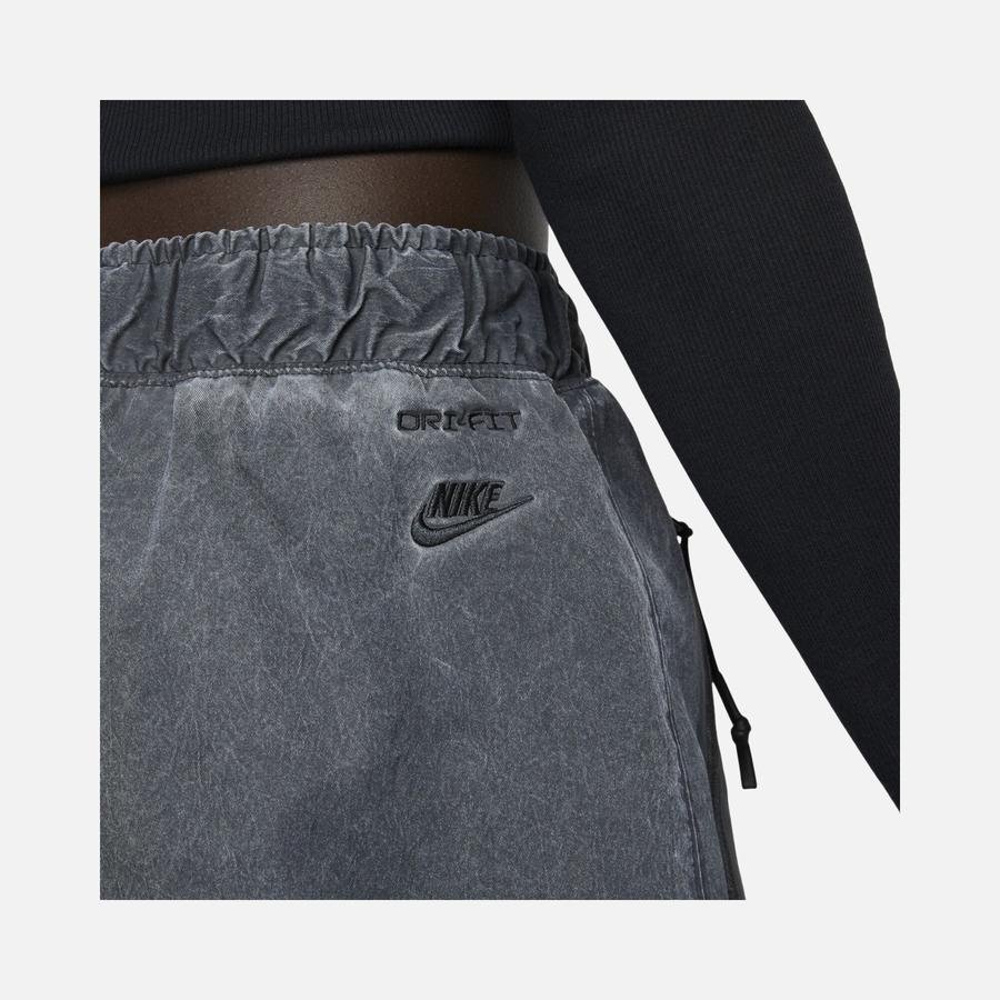  Nike Sportswear Dri-Fit Tech Pack Woven High Waisted Heritage Kadın Pantolon