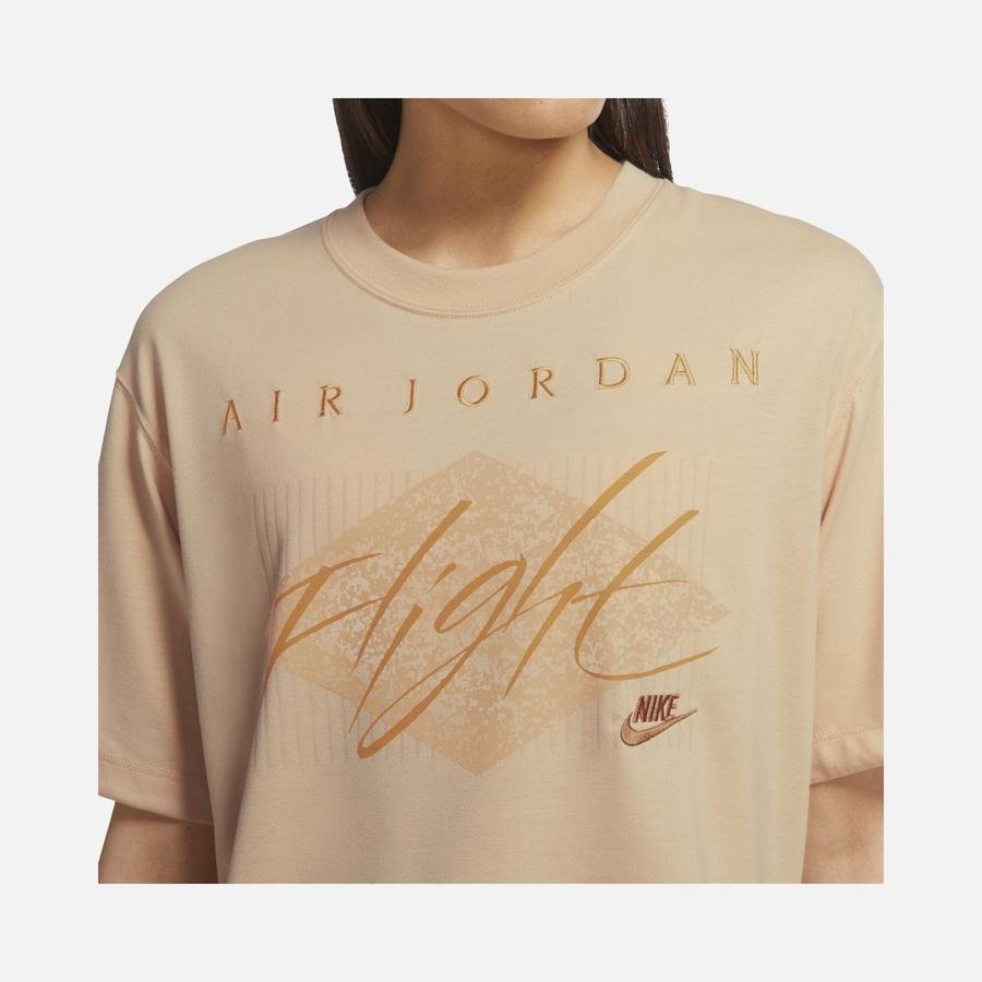  Nike Jordan Essentials Cropped Short-Sleeve Kadın Tişört