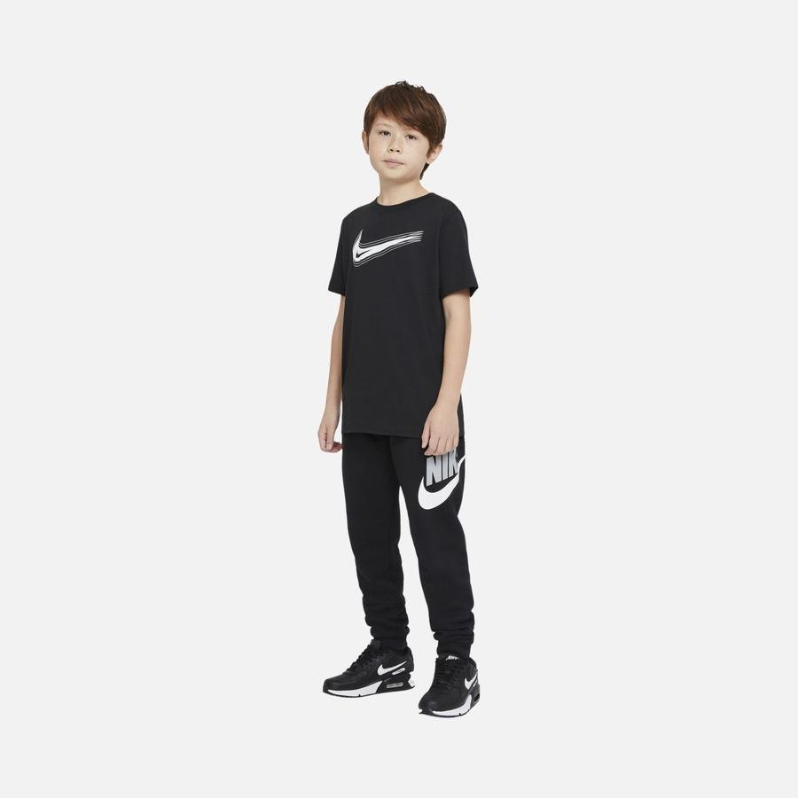  Nike Sportswear Swoosh Graphic Short-Sleeve Çocuk Tişört