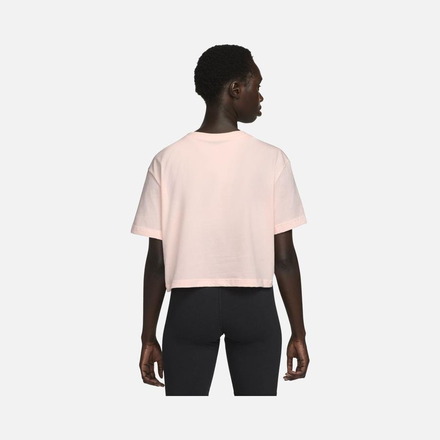  Nike Sportswear Essential Cropped Icon Futura Short-Sleeve Kadın Tişört