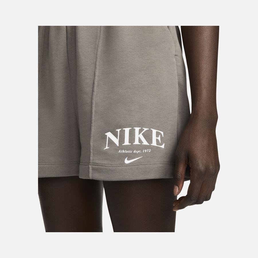  Nike Sportswear Graphic Fleece High-Waisted Kadın Şort