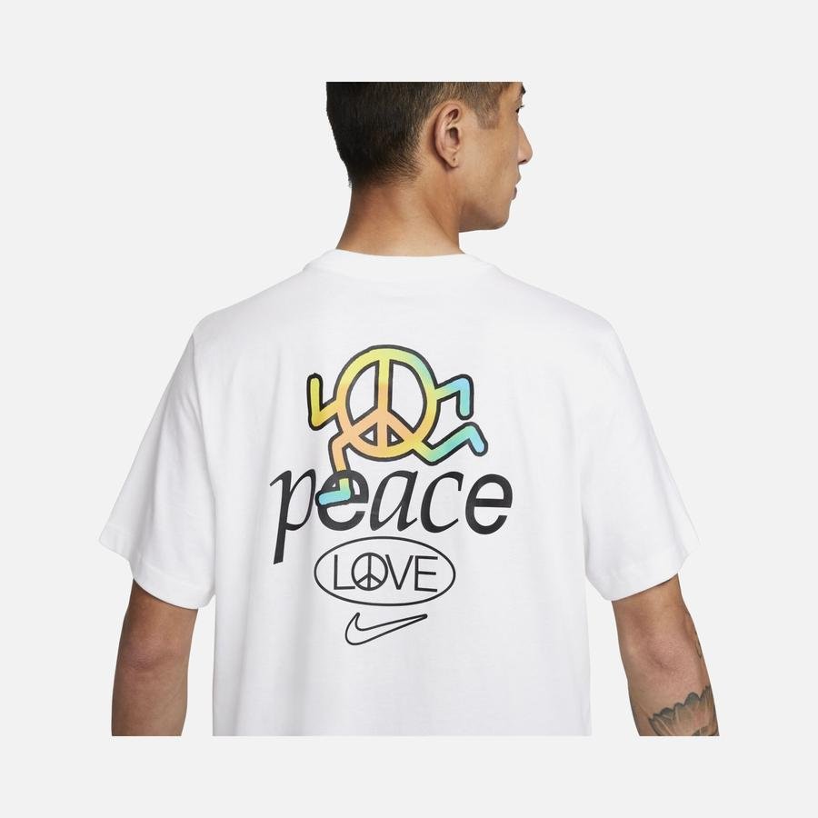  Nike Sportswear ''Peace Love'' Short-Sleeve Erkek Tişört