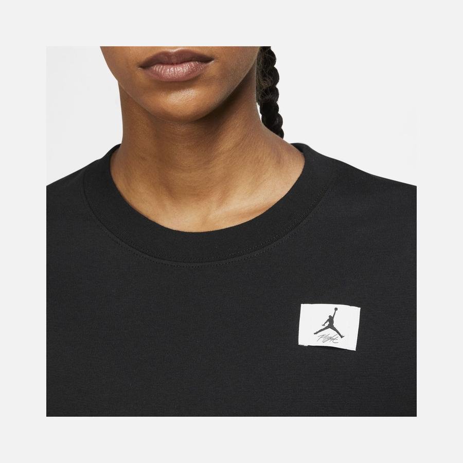  Nike Jordan Essentials Boxy 2 Crop Short-Sleeve Kadın Tişört