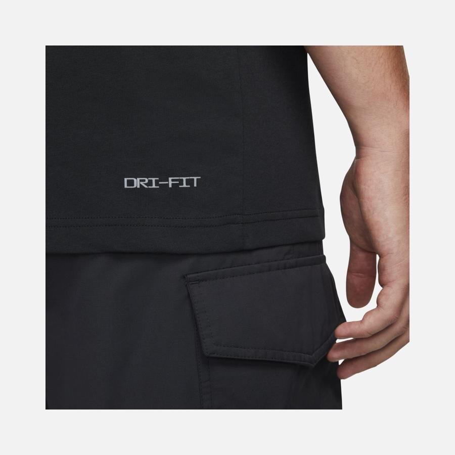  Nike Sportswear Dri-Fit Sport Utility Pack Short-Sleeve Erkek Tişört