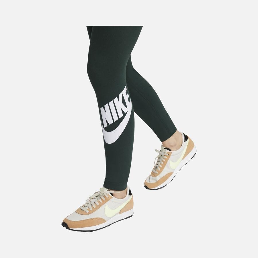  Nike Sportswear Essential High-Rise Kadın Tayt