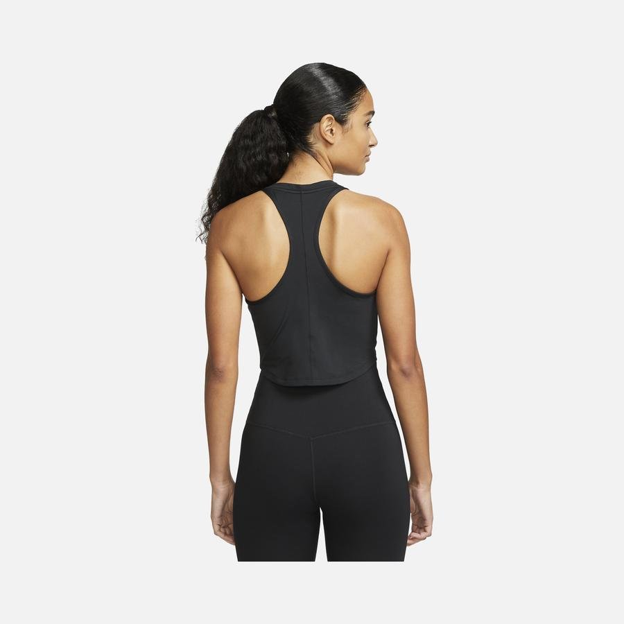  Nike Dri-Fit One Luxe Slim Fit Training Kadın Atlet