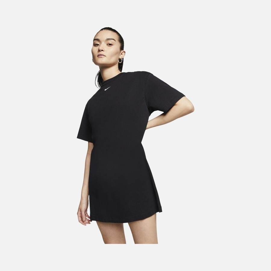  Nike Sportswear Essential Short-Sleeve Kadın Elbise