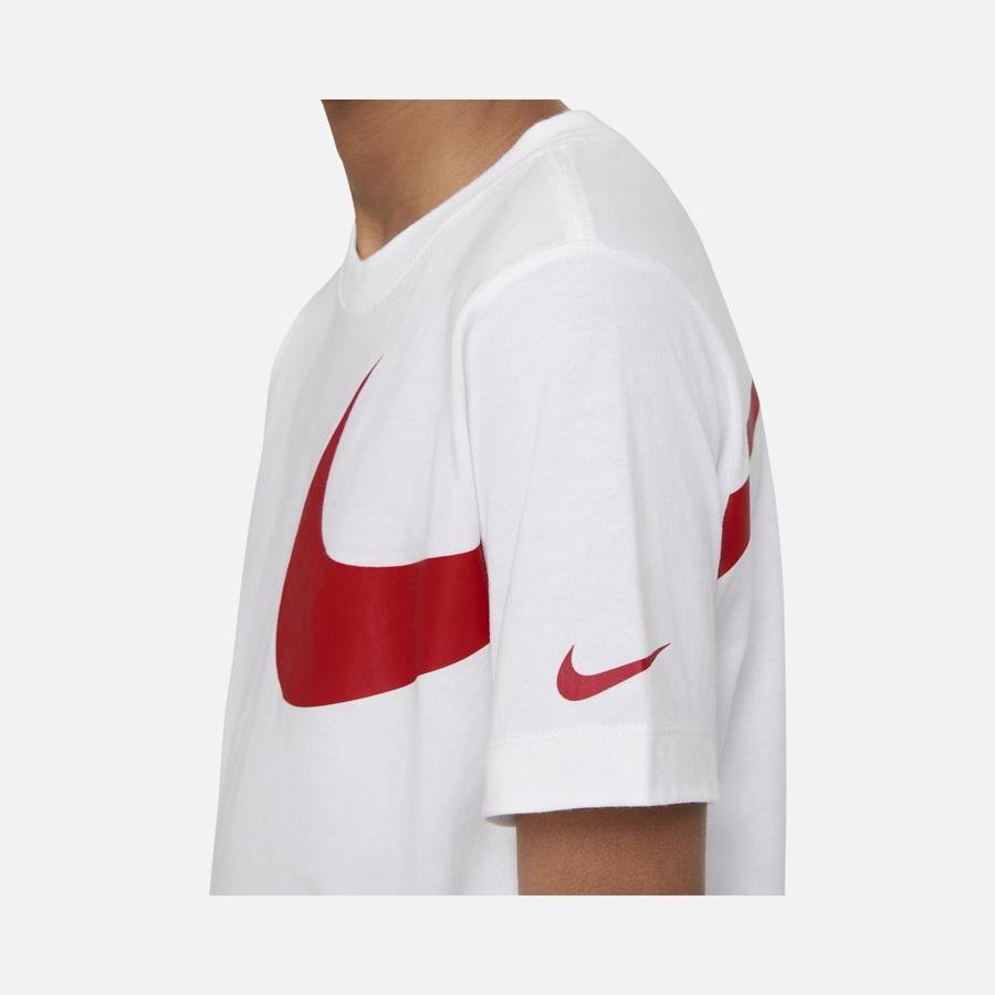  Nike Sportswear Swoosh Pullover Semi-Brushed-Back Short-Sleeve (Boys') Çocuk Tişört