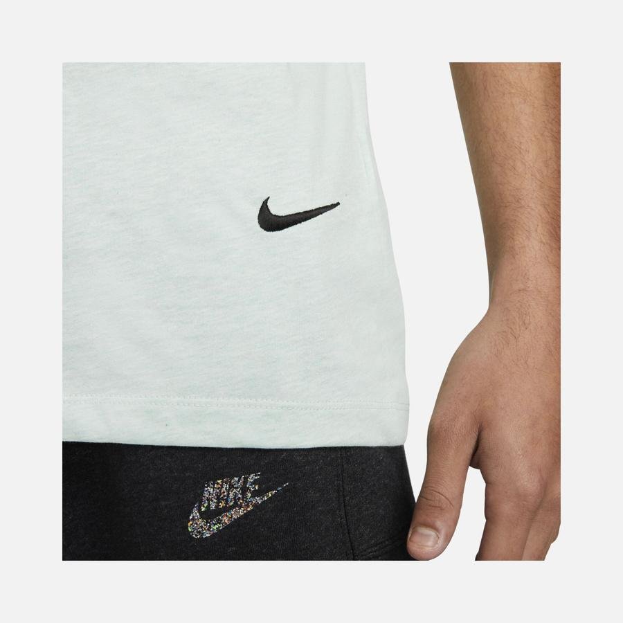  Nike Sportswear Sustainability Short-Sleeve Erkek Tişört