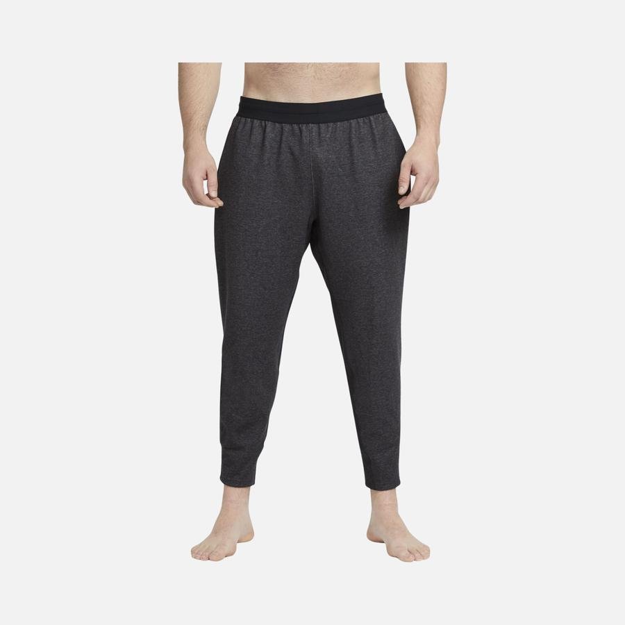  Nike Yoga Dri-Fit Fleece Restore Erkek Eşofman Altı