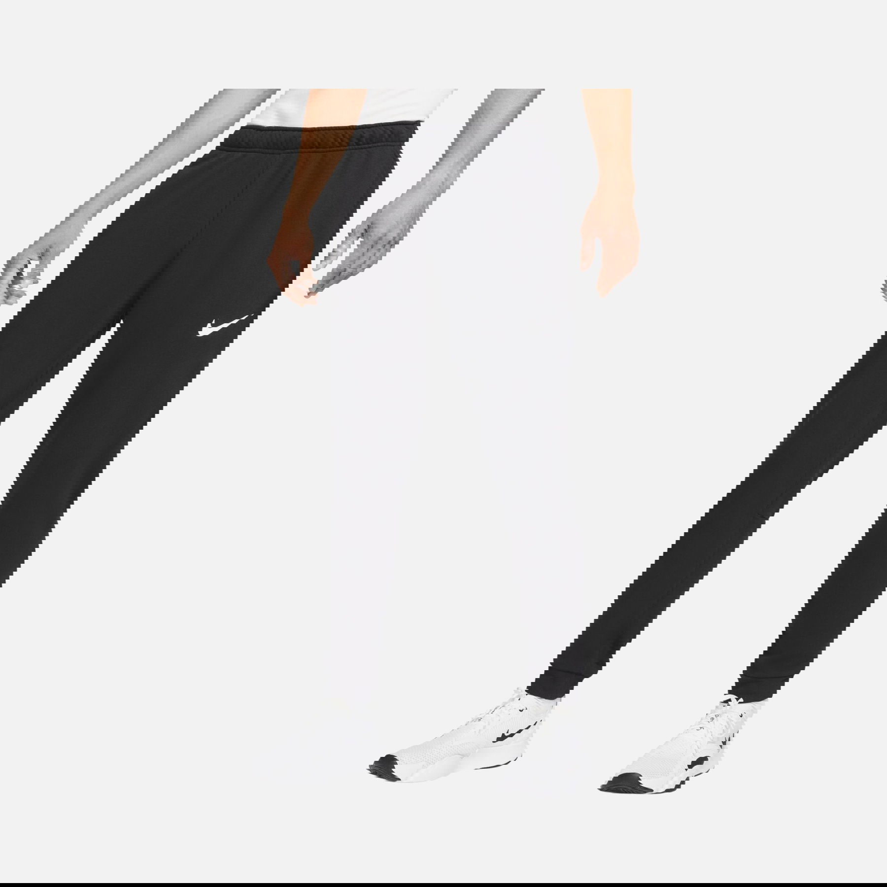  Nike Dri-Fit Tapered Training Erkek Eşofman Altı